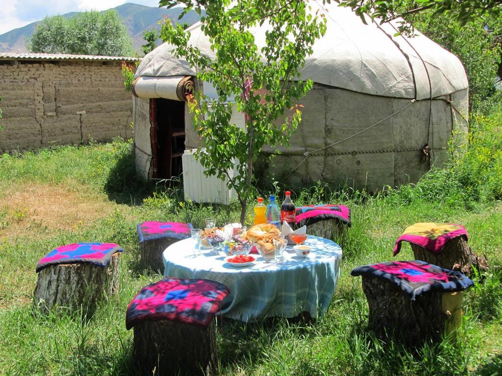 Guesthouse Gulmira Bokonbayevo Ngoại thất bức ảnh
